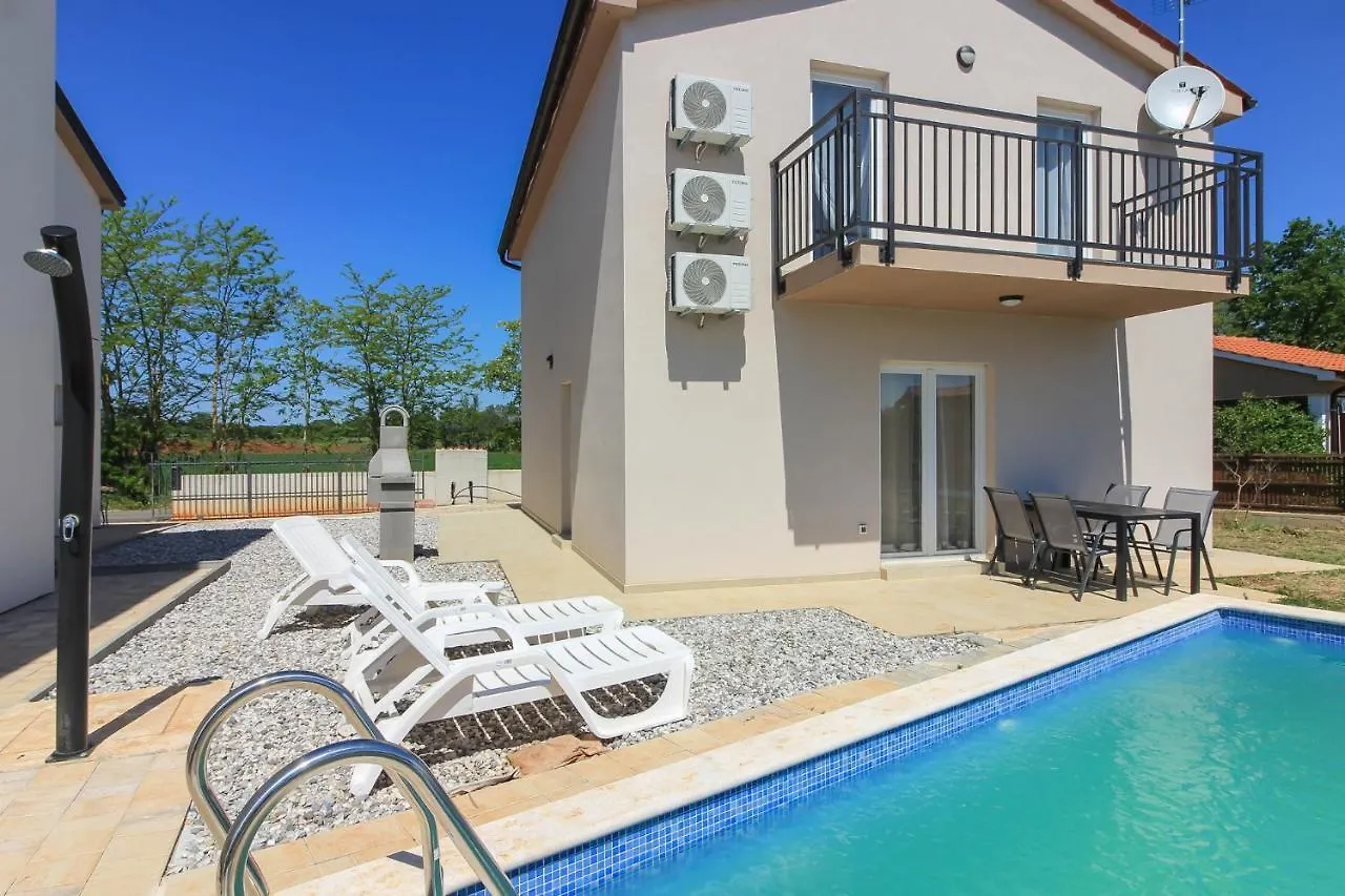 New Villa Seve II With Pool, Near The Town Center, 3Km From The Beach Pula