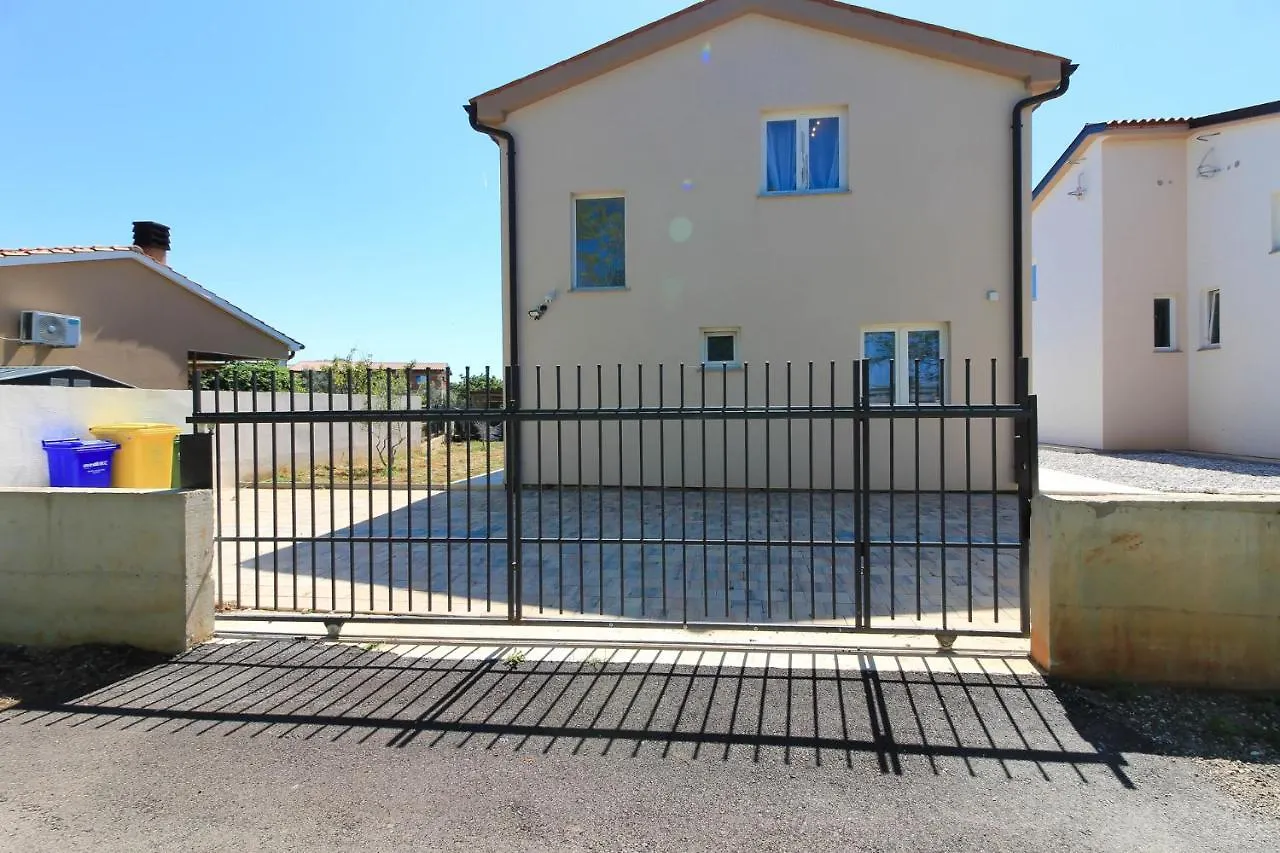 New Villa Seve II With Pool, Near The Town Center, 3Km From The Beach Pula 0*,  Hırvatistan