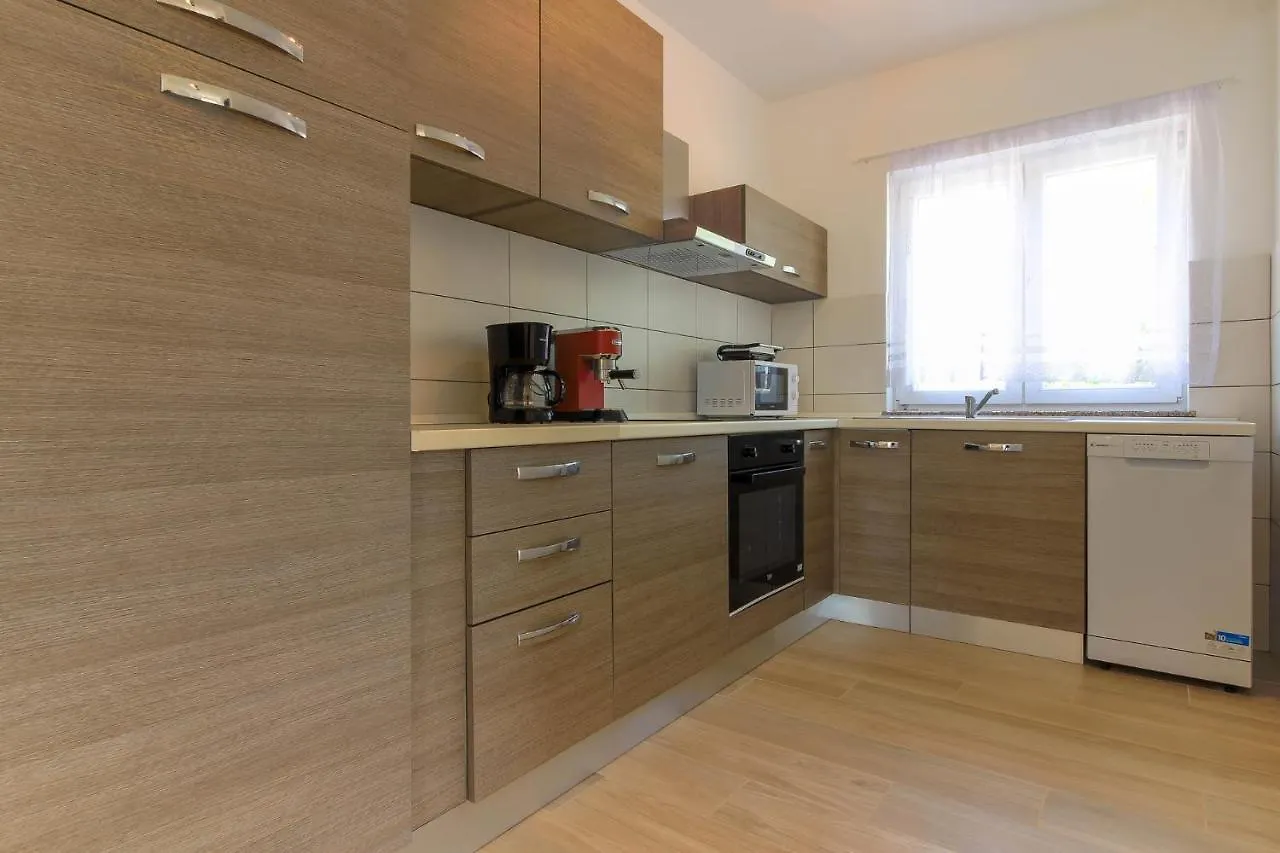 New Villa Seve II With Pool, Near The Town Center, 3Km From The Beach Pula