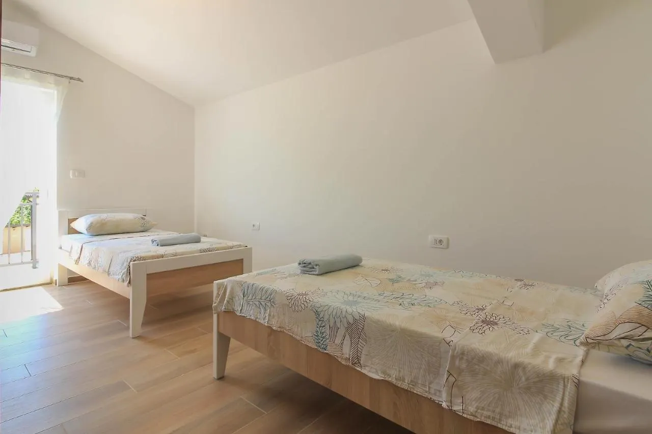 New Villa Seve II With Pool, Near The Town Center, 3Km From The Beach Pula